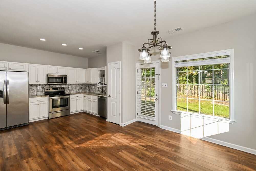 8138 Woodson Dr - Photo 6 of 17