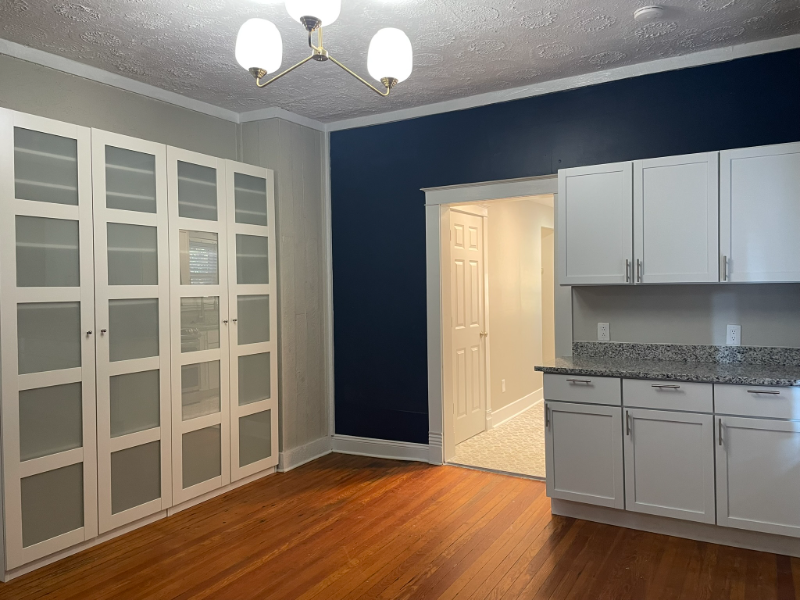 1081 Harrison Ave - Photo 6 of 17