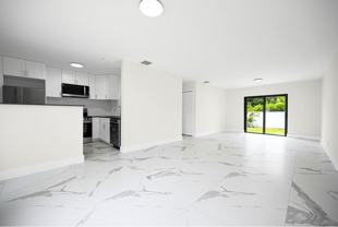 100 Sw 7th St #2 - Photo 1 of 1