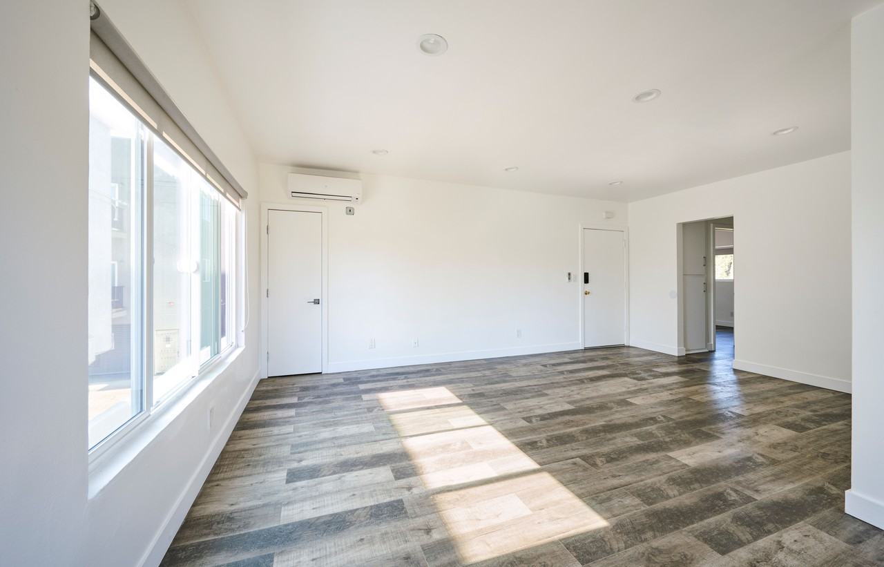 1333 West 36th Street #8 - Photo 7 of 21