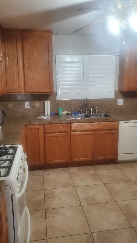 9754 Laredo St - Photo 6 of 24