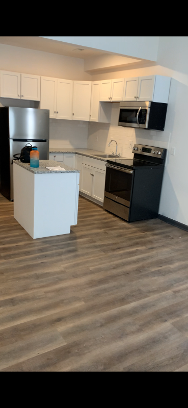 3807 E 12th Ter - Photo 2 of 8