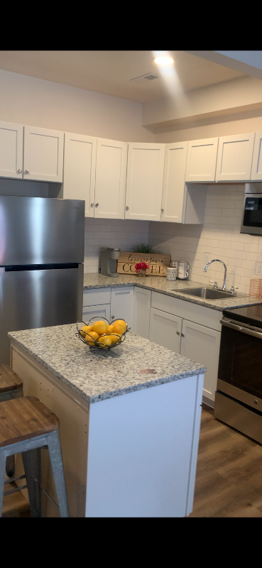 3807 E 12th Ter - Photo 3 of 8