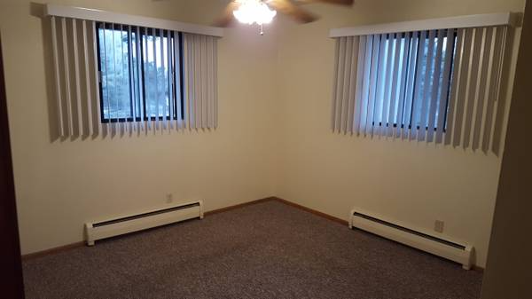 1317 E Kilbourn Ave #6 - Photo 2 of 8