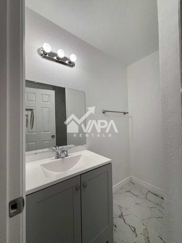 7215 Hickory Grove Dr - Photo 4 of 17