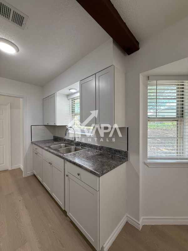 7215 Hickory Grove Dr - Photo 7 of 17