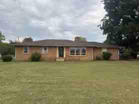 1409 Nashville Hwy - Photo 1 of 1