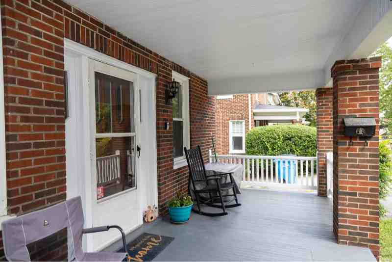 1319 Hamilton Ter Se - Photo 2 of 15
