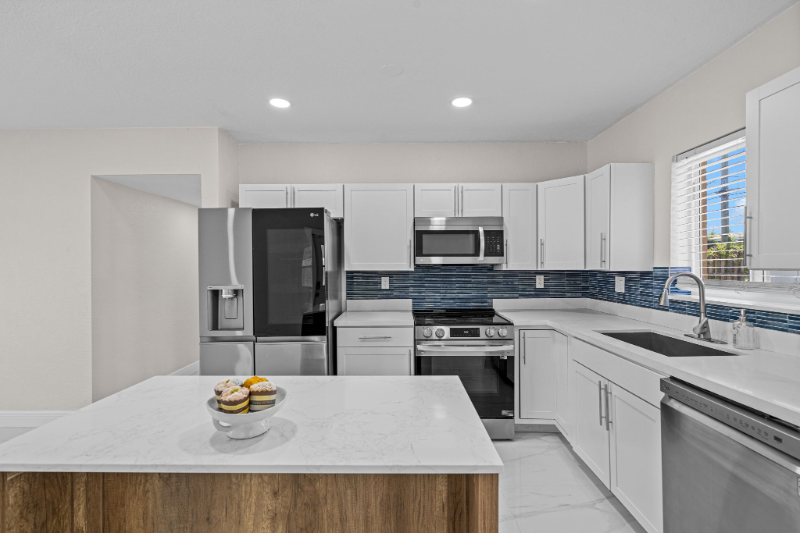 3220 North 29th Court - Photo 3 of 18