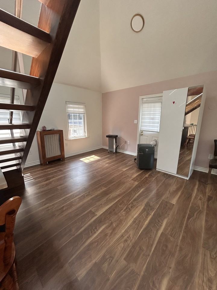 34 High Park Boulevard - Photo 7 of 12