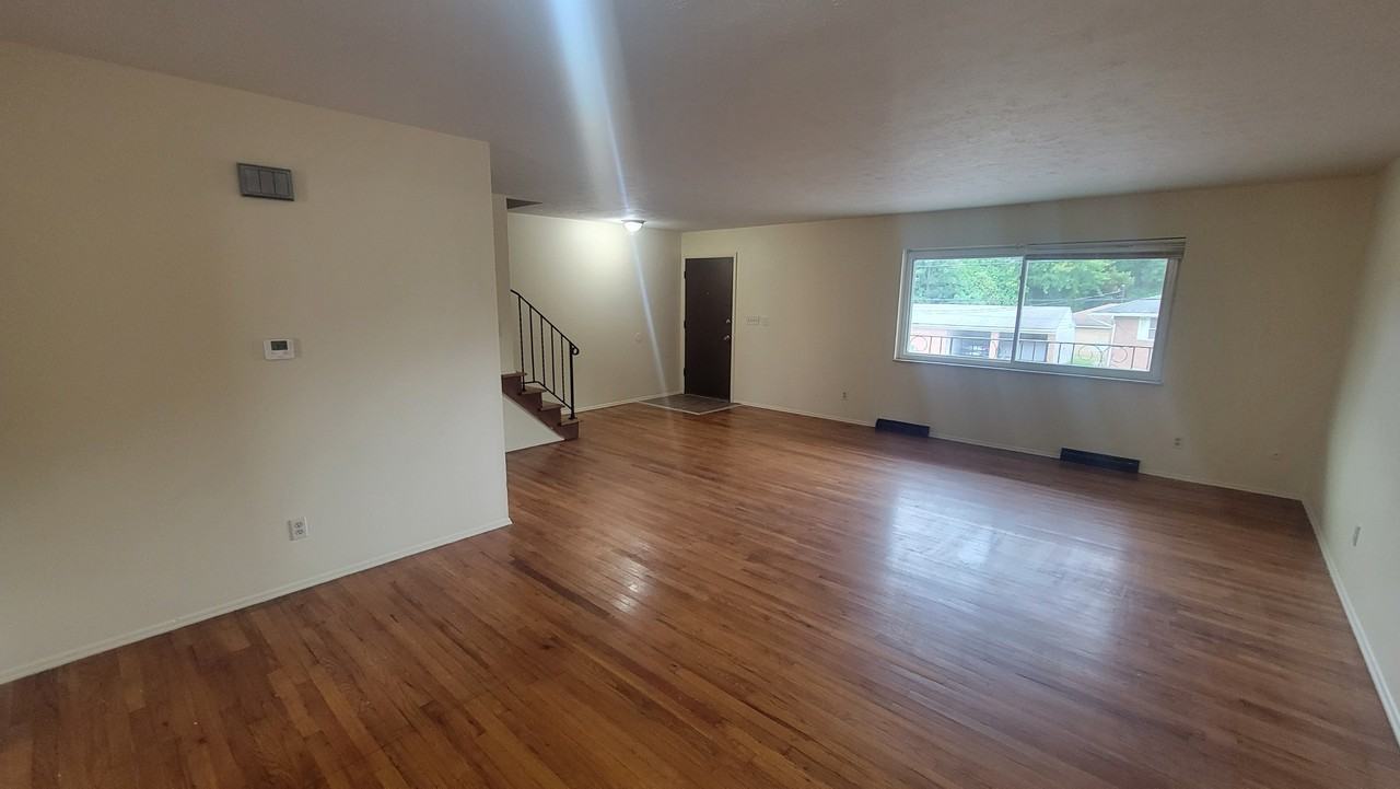 1690 Karg Dr #1690 - Photo 4 of 15