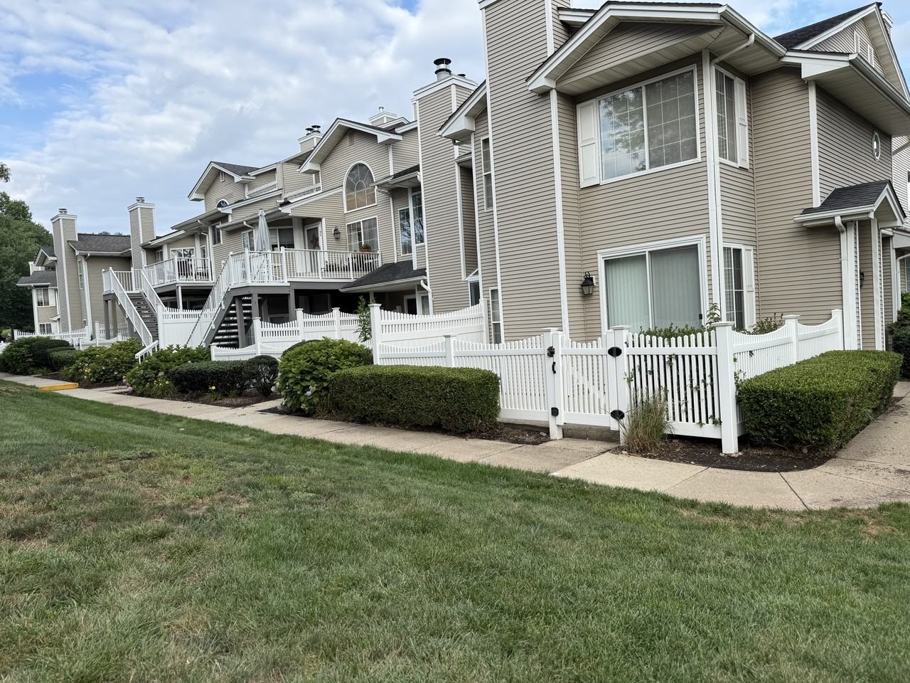 51 Crestmont Rd - Photo 2 of 18