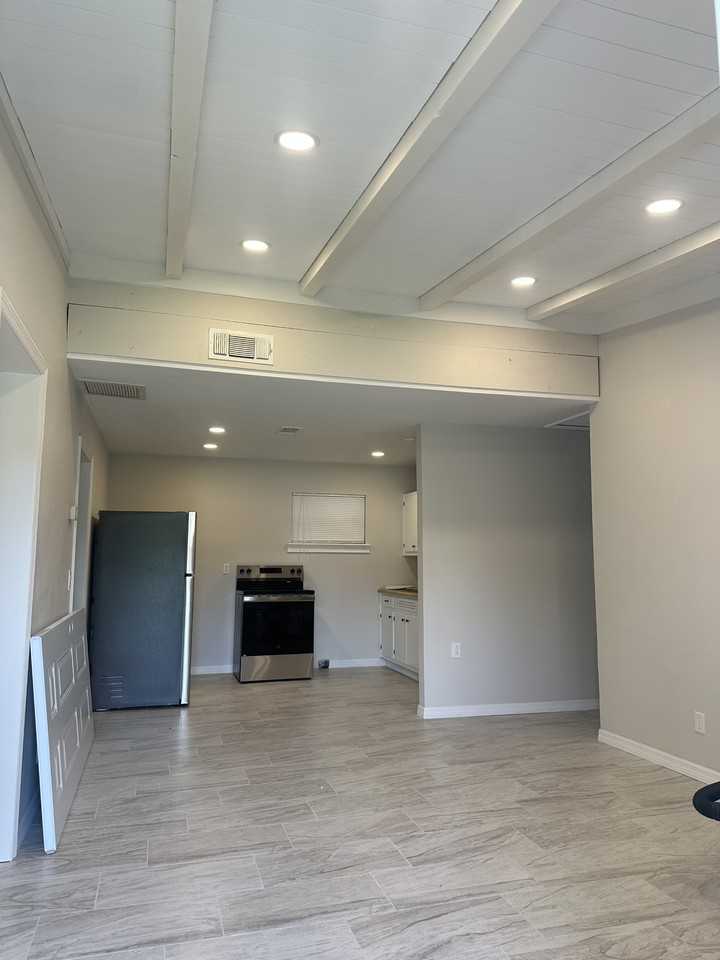407 Bridle Path #407 - Photo 3 of 11