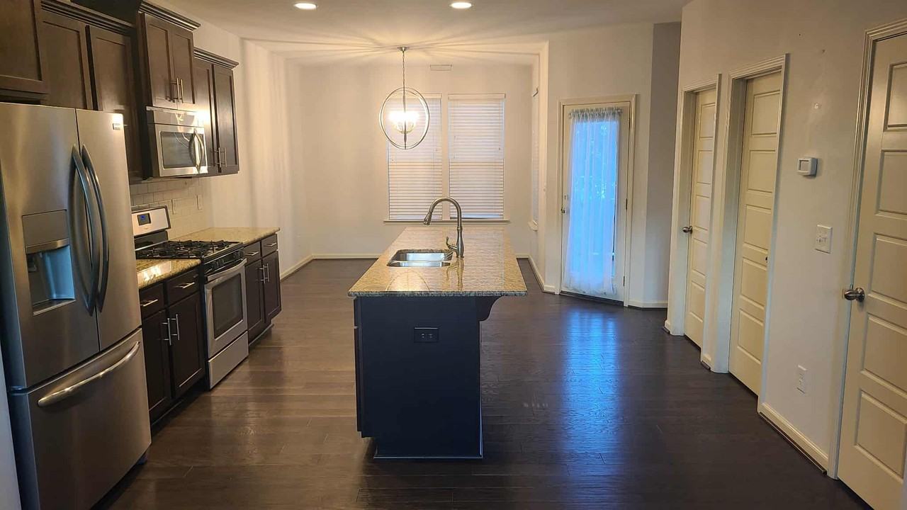 957 Ambergate Sta #NA - Photo 2 of 11