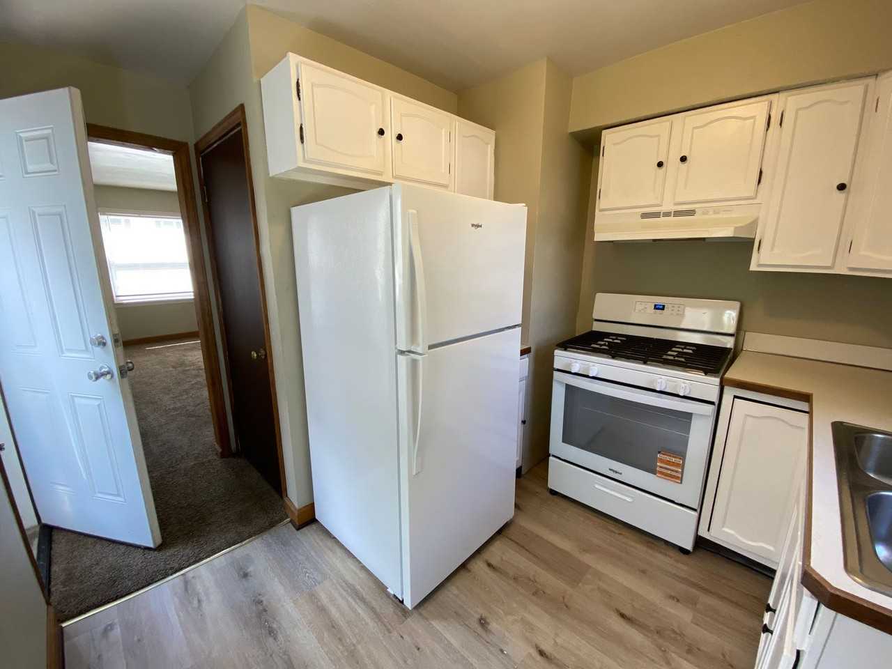 927 Davies Ave - Photo 7 of 16