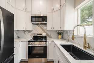 716 Portola Ave - Photo 1 of 1
