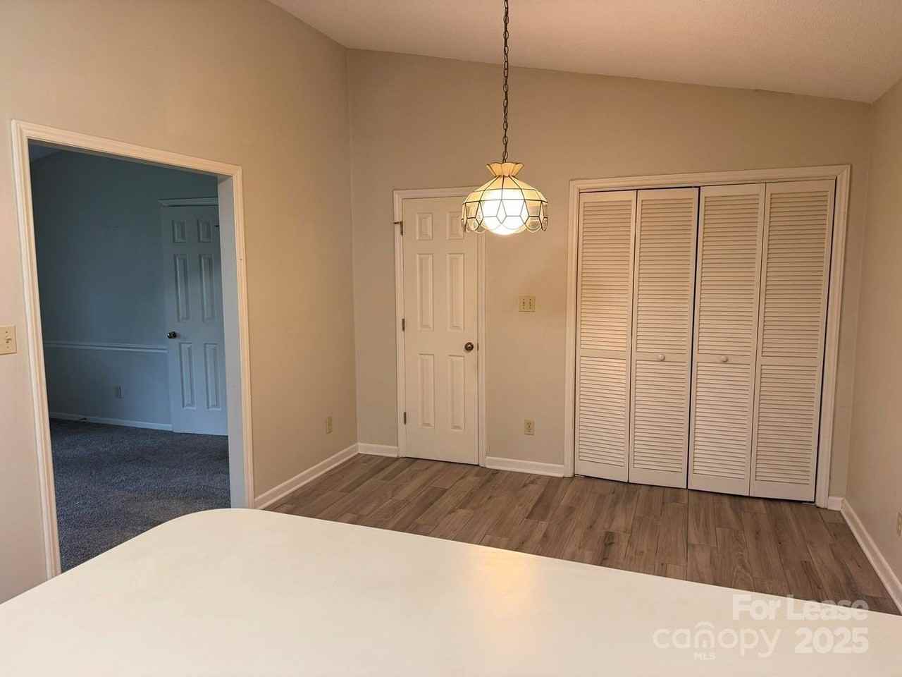 578 Wren Rd - Photo 5 of 12