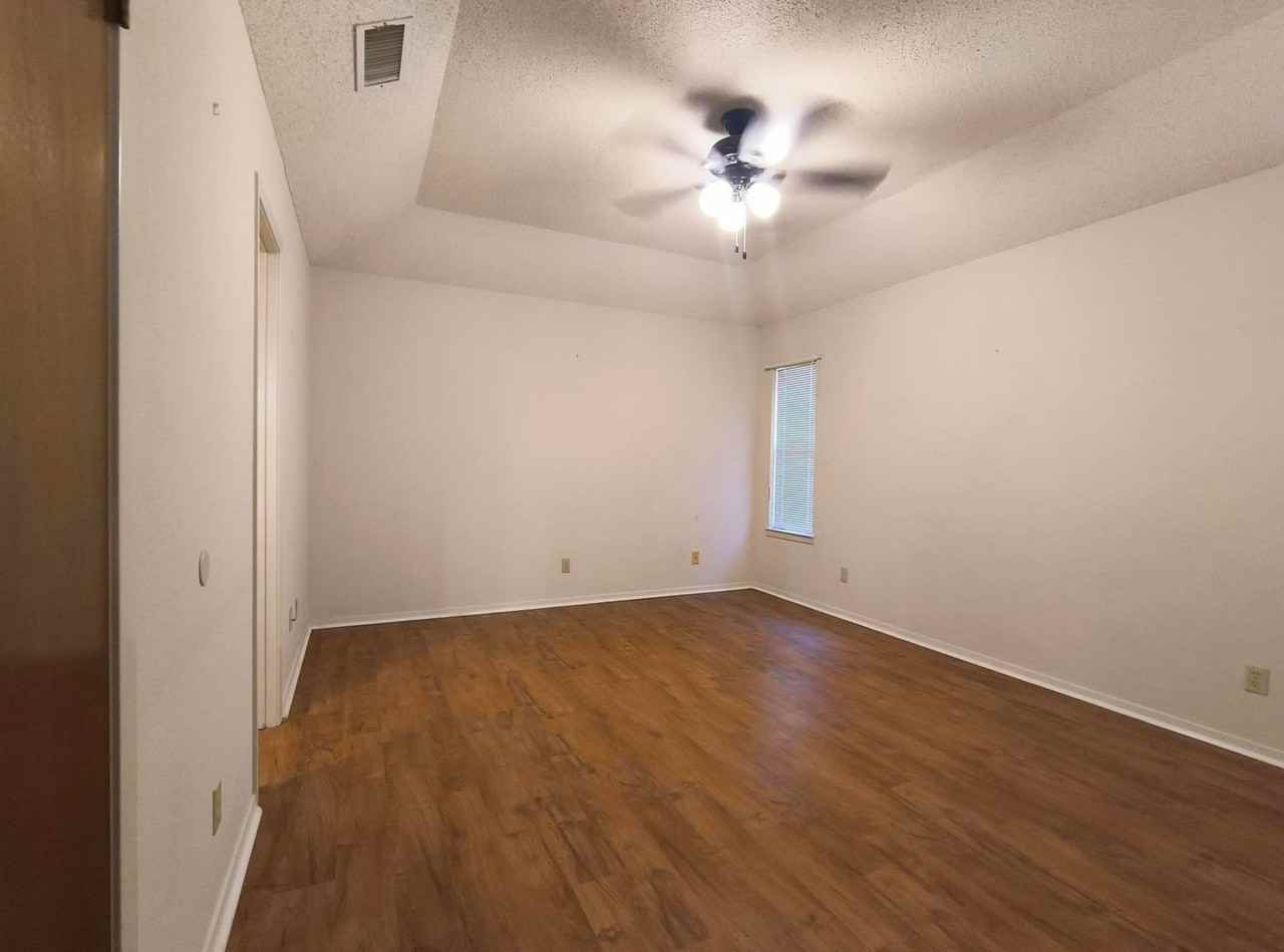 1624 Oregon Ave - Photo 7 of 10