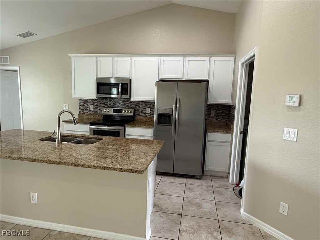 1418 Nw 20th St - Photo 3 of 13