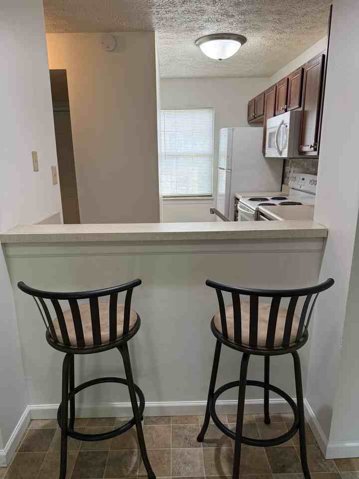 517 East Graham Place - Photo 5 of 20