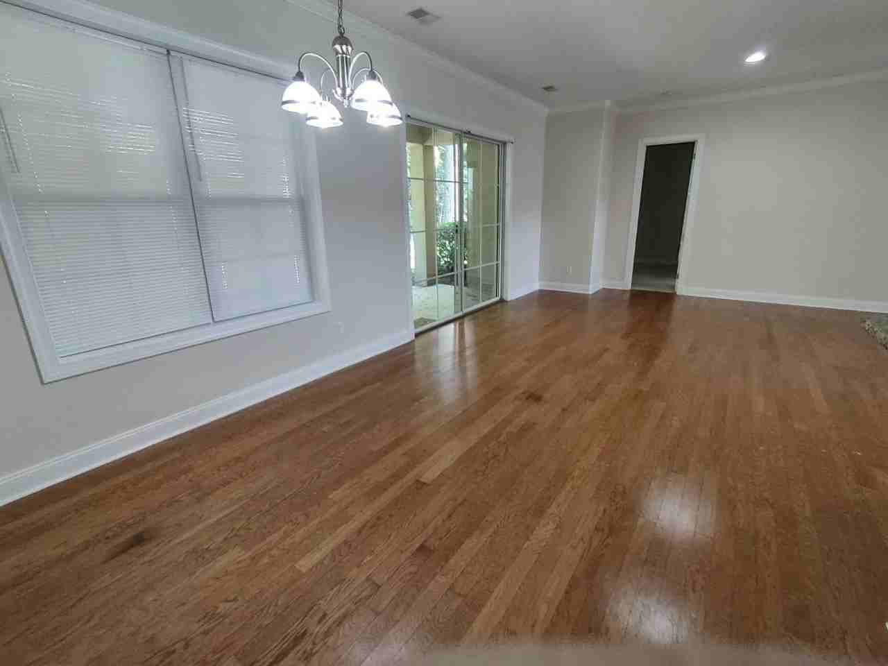 38 Glencairn Ave - Photo 2 of 20