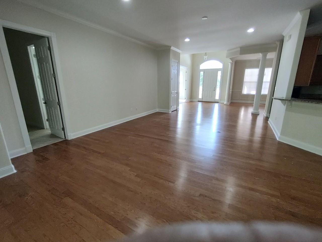 38 Glencairn Ave - Photo 3 of 20