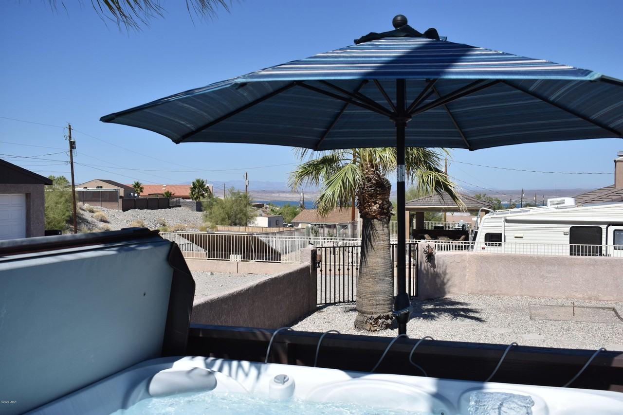 2886 Cisco Dr N - Photo 2 of 50