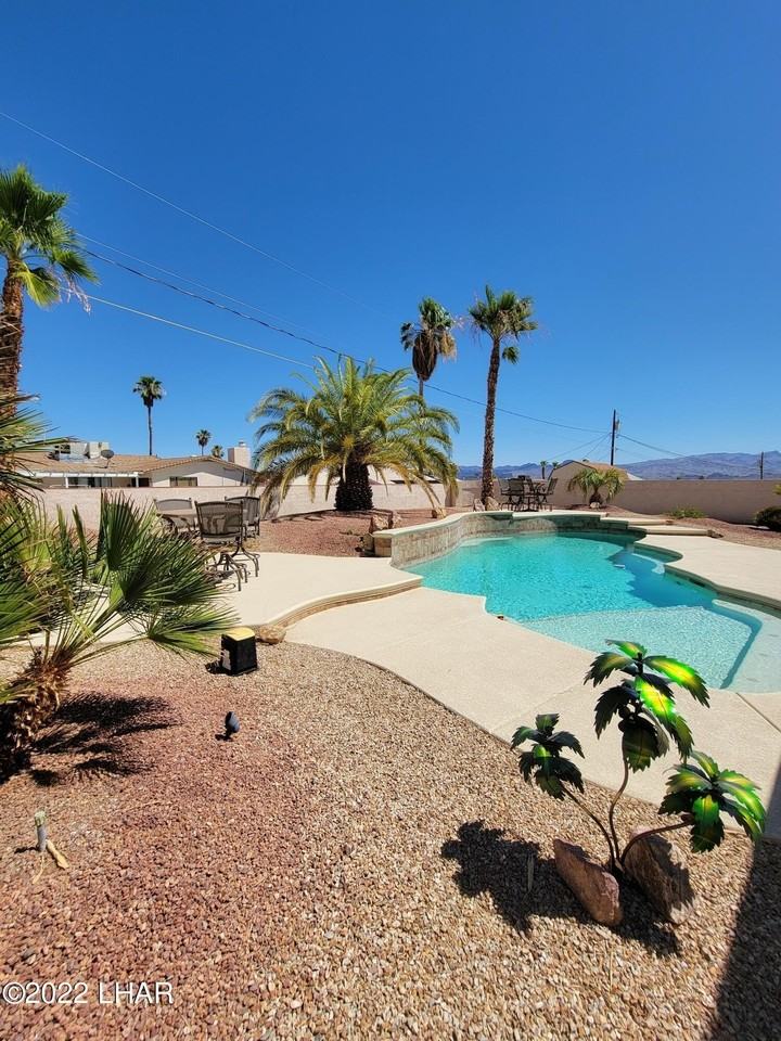 2740 Jericho Dr - Photo 2 of 42