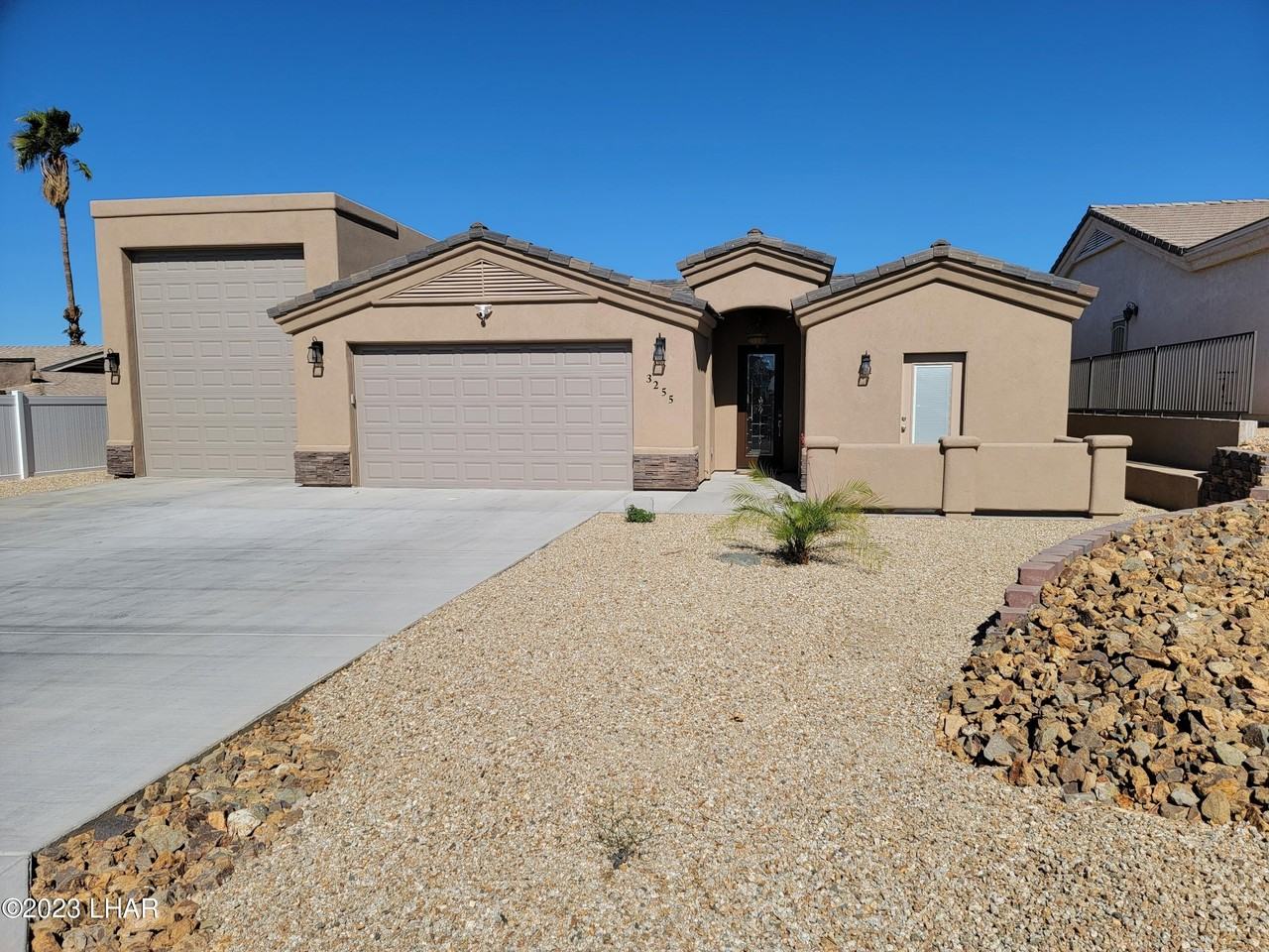 3255 Silver Saddle Dr - Photo 2 of 35