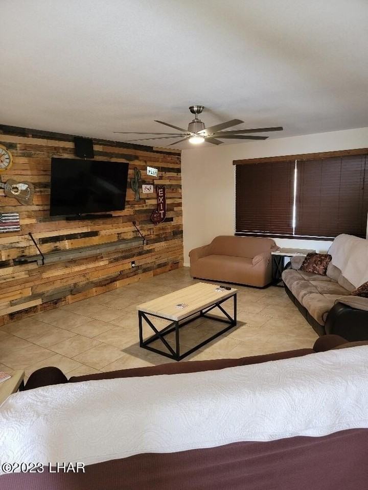 196 Wayfarer Ln - Photo 6 of 27