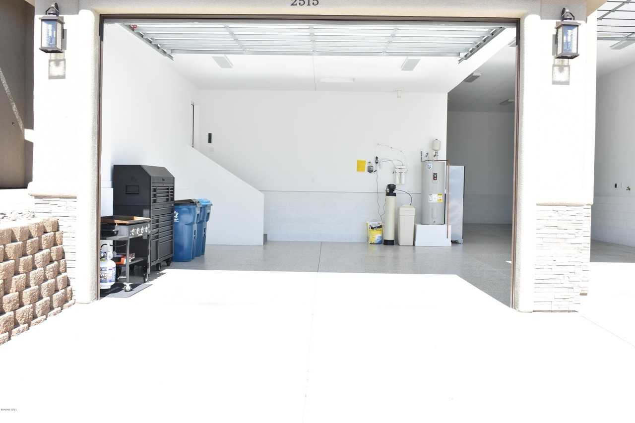 2515 Tradewind Dr - Photo 7 of 37