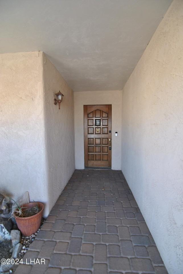 1666 Topaz Dr - Photo 5 of 22