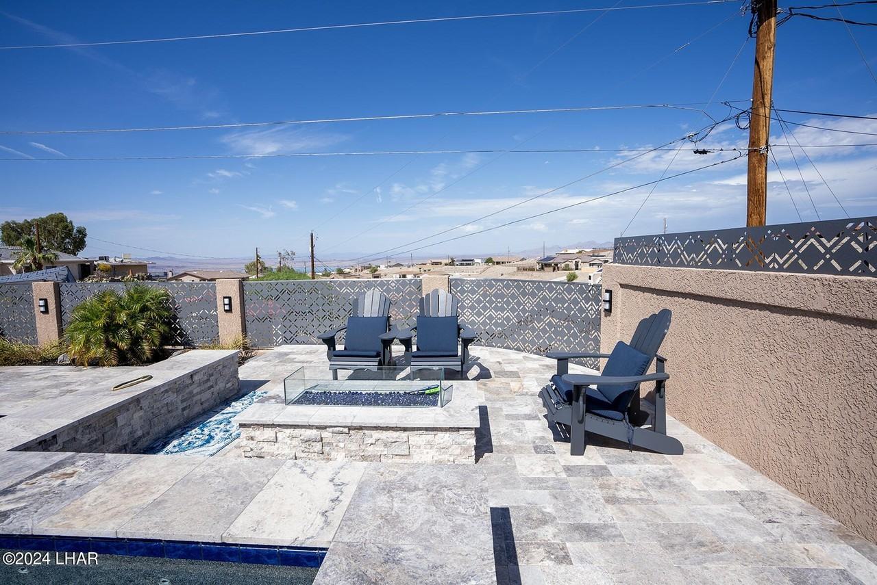 3761 Hiawatha Dr - Photo 6 of 50