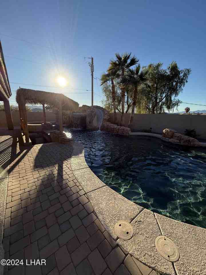 4105 Highlander Avenue - Photo 3 of 18