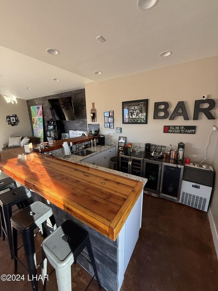 4105 Highlander Avenue - Photo 4 of 18