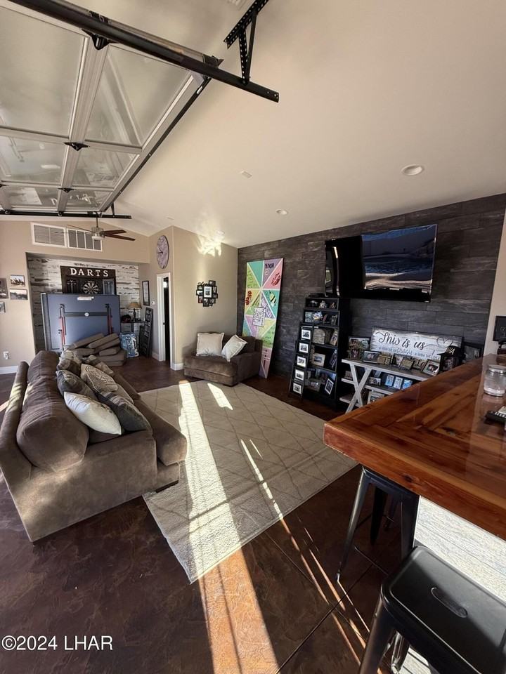 4105 Highlander Avenue - Photo 5 of 18