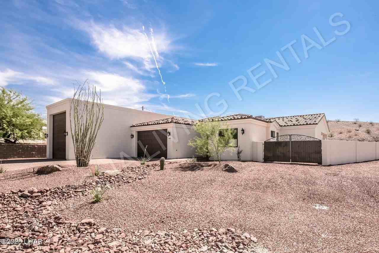 4080 Vagabond Dr - Photo 3 of 38