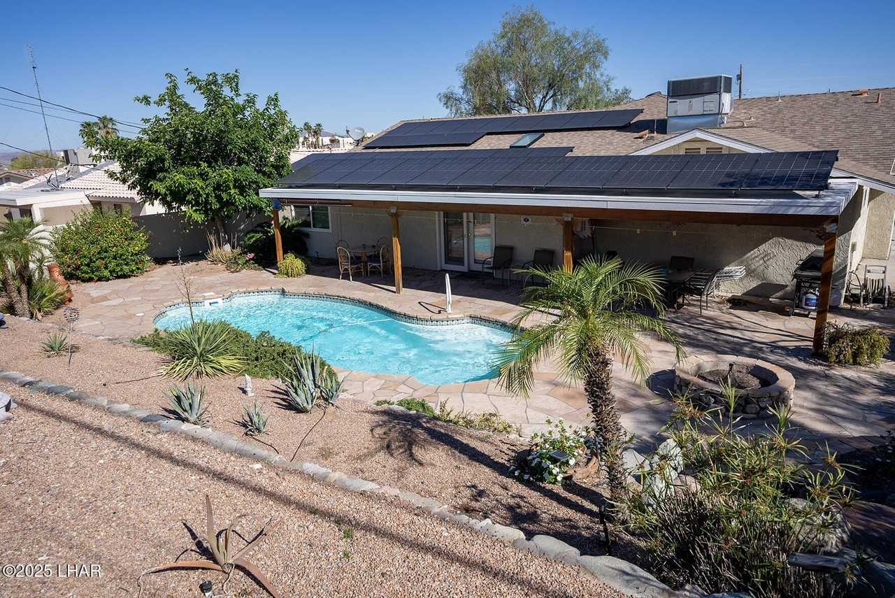 2906 Daytona Ave - Photo 3 of 50