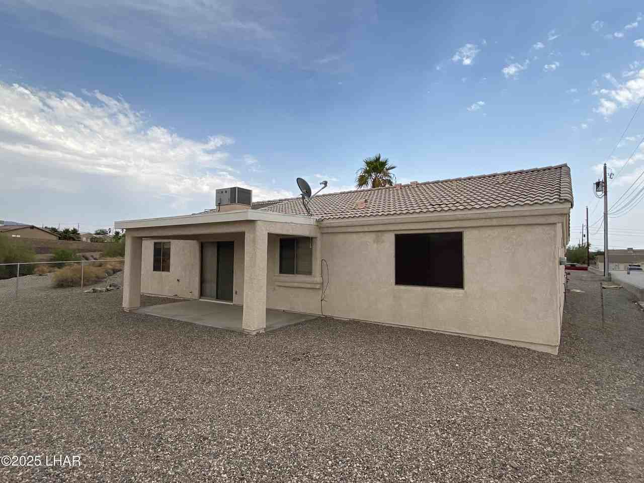 2815 Bluewater Dr #102 - Photo 6 of 36