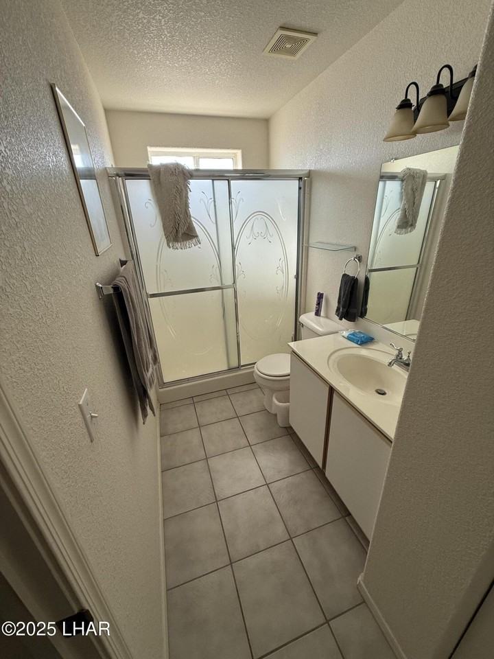 2341 Rainbow Ave N - Photo 3 of 17