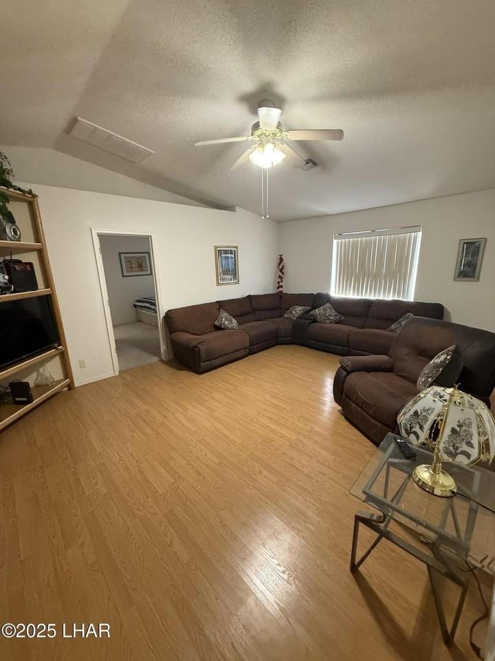 2341 Rainbow Ave N - Photo 4 of 17