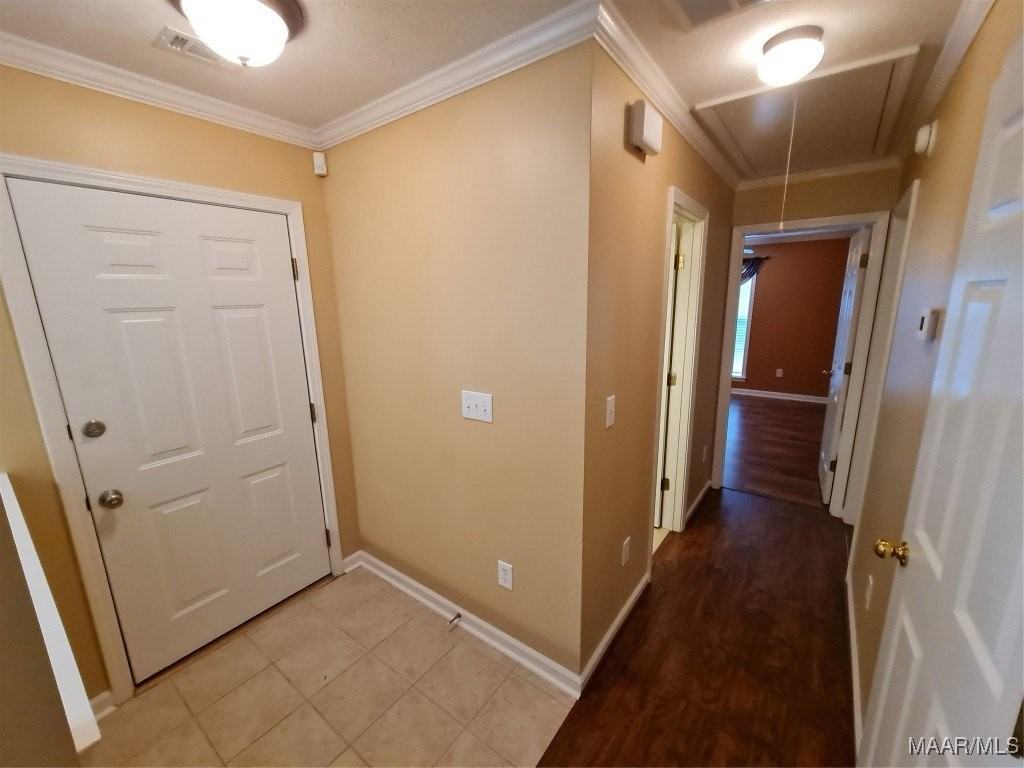 1576 Hallwood Ln - Photo 2 of 45