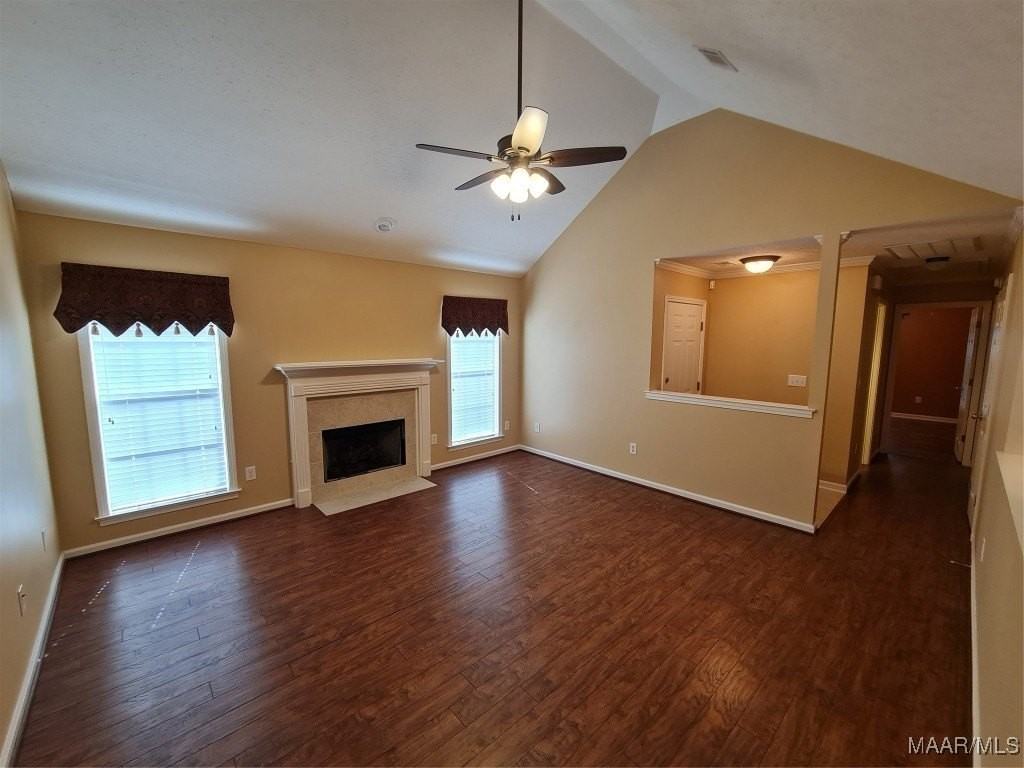 1576 Hallwood Ln - Photo 4 of 45