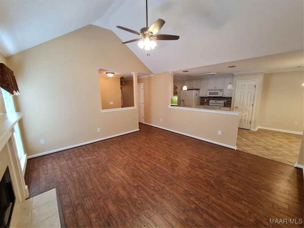 1576 Hallwood Ln - Photo 6 of 45