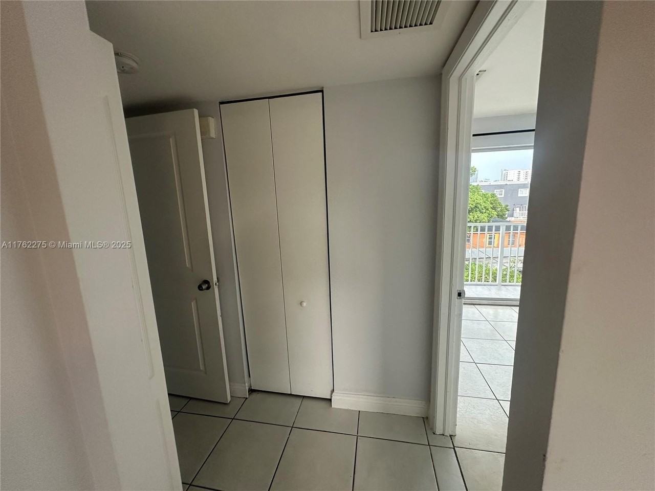 1453 Sw 3rd St #305 - Photo 6 of 12