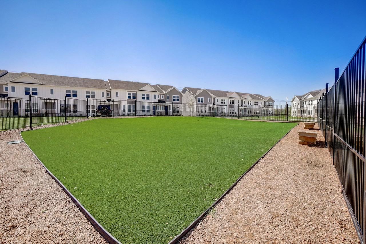 Carmel Villas - Photo 7 of 23