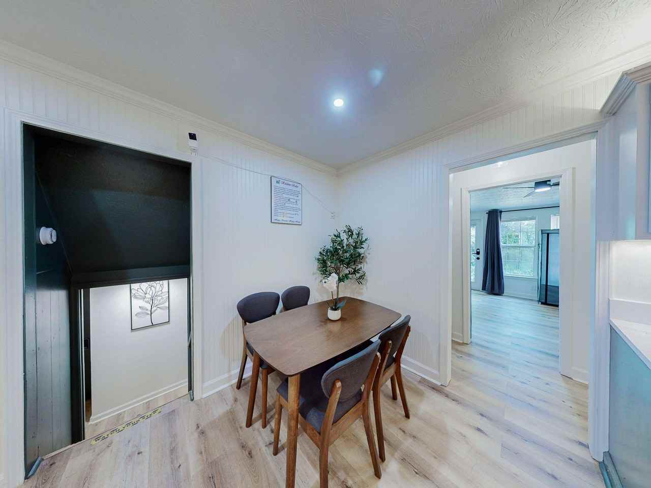 Bristol Ln - Photo 4 of 11