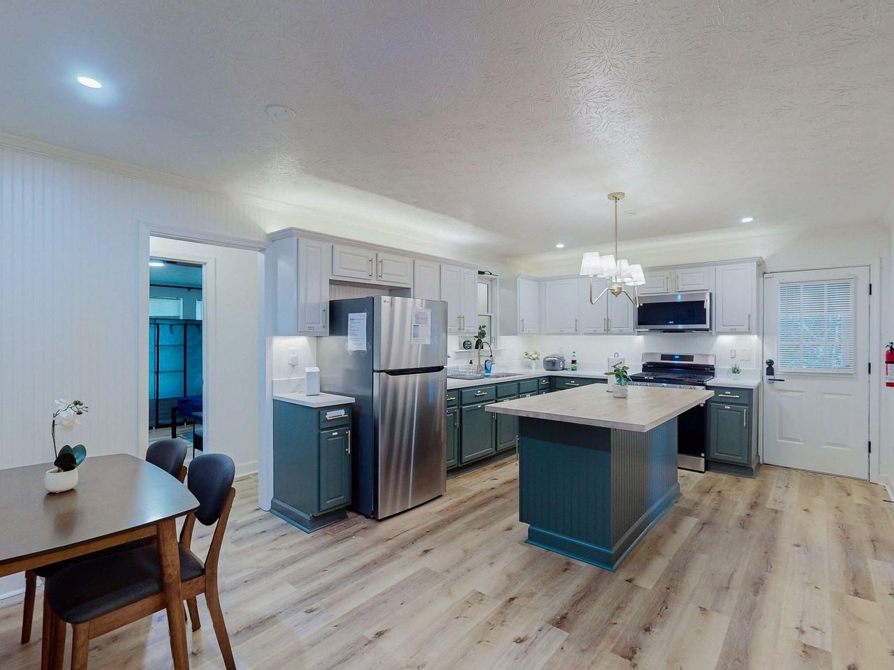 Bristol Ln - Photo 7 of 11