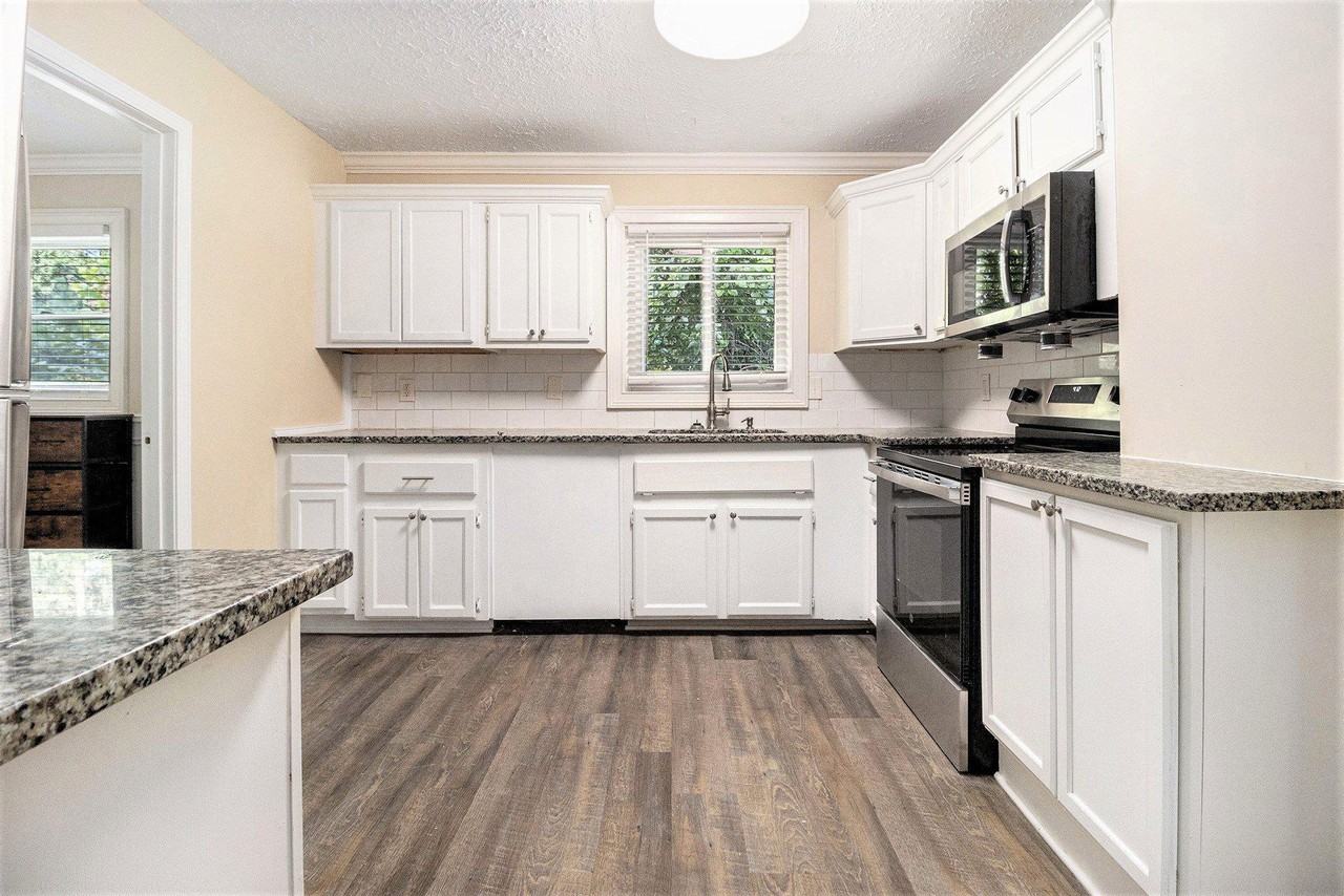 Lloyd Rd - Photo 2 of 8