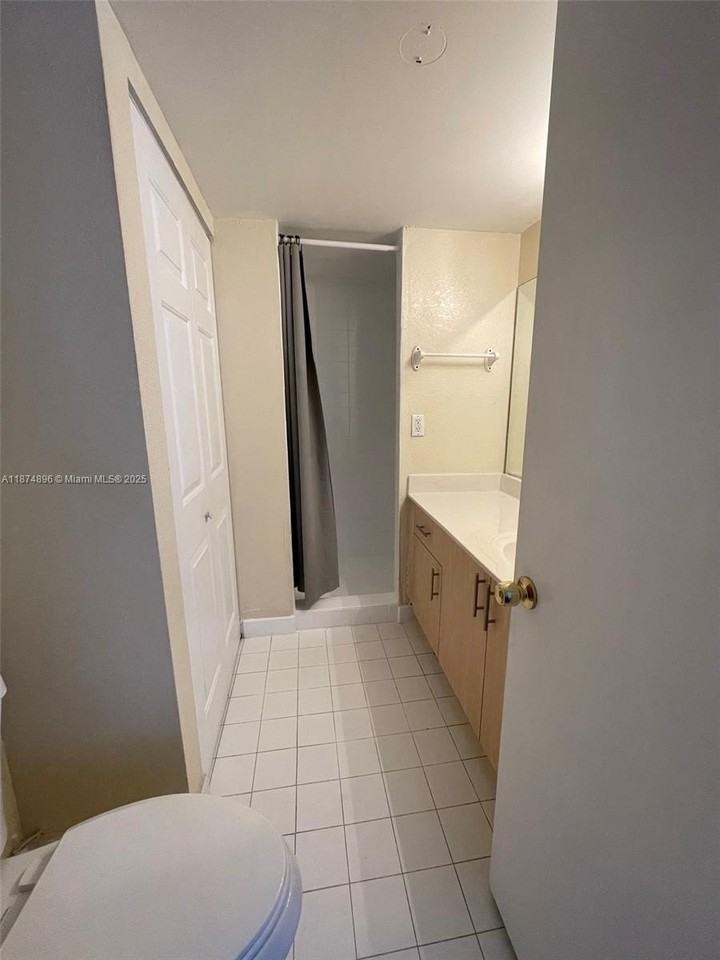 4215 N University Dr #304 - Photo 4 of 10